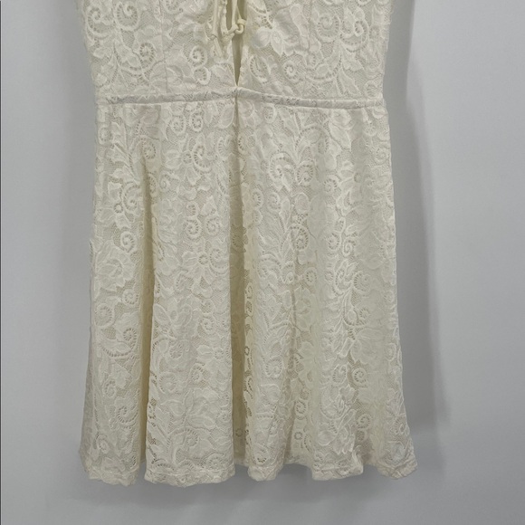 Cream Lace Lace Up Mini Dress Size Large - Picture 3 of 8